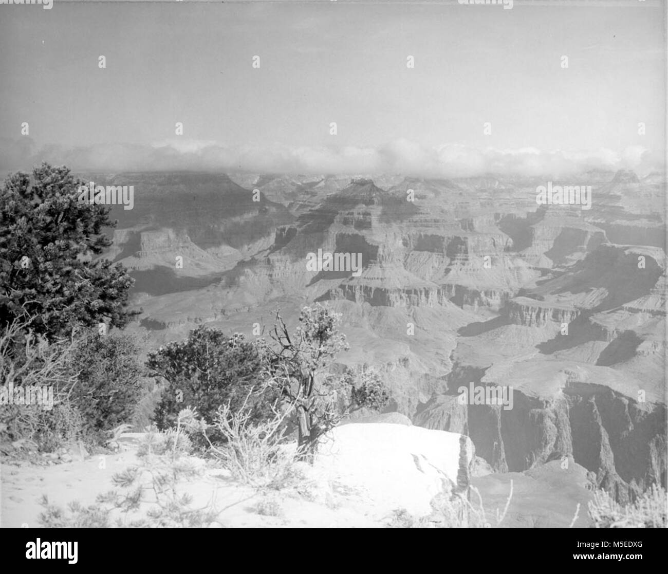 Grand Canyon Punto Hopi escena de nieve, el Borde Sur del Gran Cañón, DE RIM A CORTA DISTANCIA AL ESTE DEL PUNTO Hopi. CIRCA 1953. Foto de stock