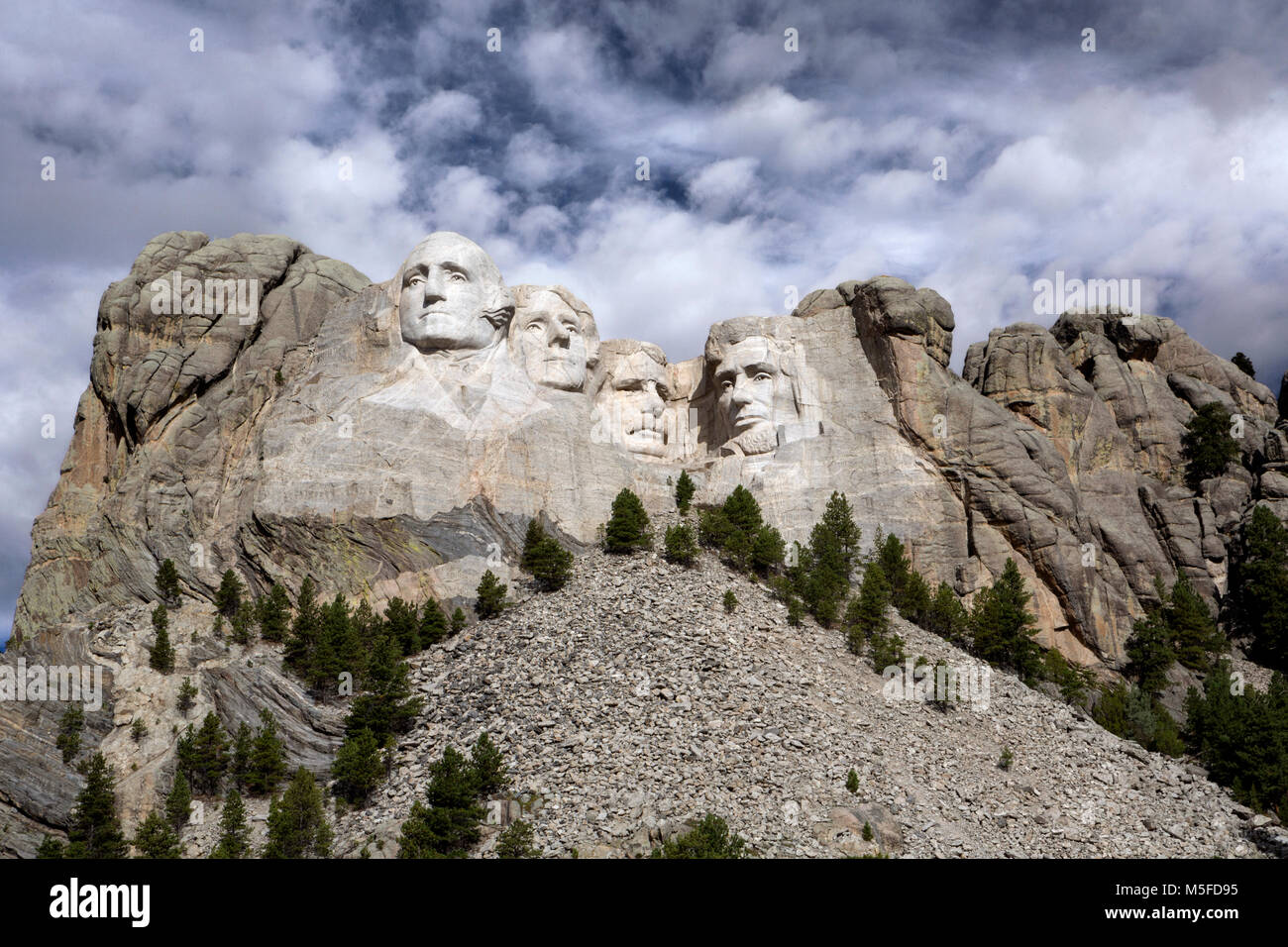 SD...00027-00 South Dakota - Presedents Georg Washington, Thomas Jefferson, Theodore Roosevelt y Abraham Lincoln tallado en una montaña en el monte Foto de stock