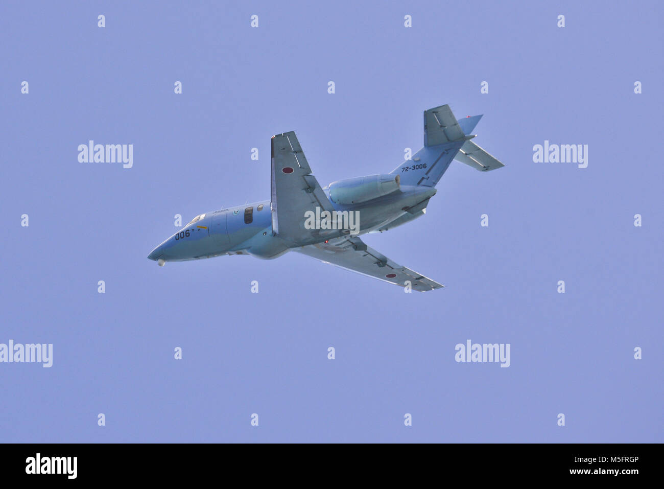 Un Koku Jieitai Japon La Fuerza De Autodefensa Aerea U 125a Las Encuestas De La Zona Mientras Que La Capacitacion Para La Busqueda Y El Salvamento Y Las Operaciones De Evacuacion Medica En
