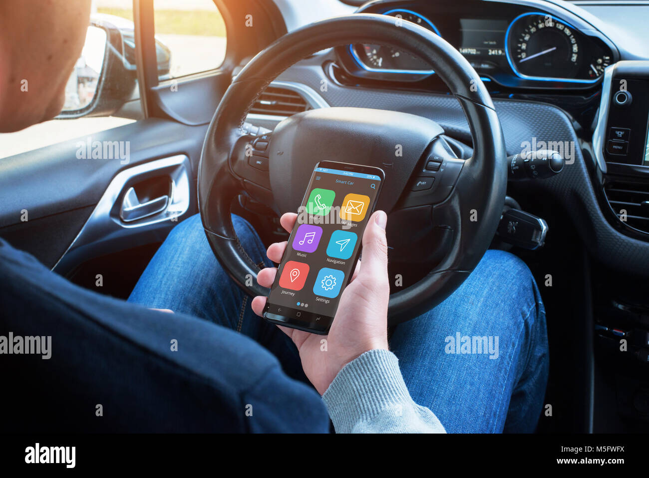 Apple CarPlay, Pantalla, Pantalla Táctil, panel, iPhone X, el coche, el  Peugeot 308 Fotografía de stock - Alamy