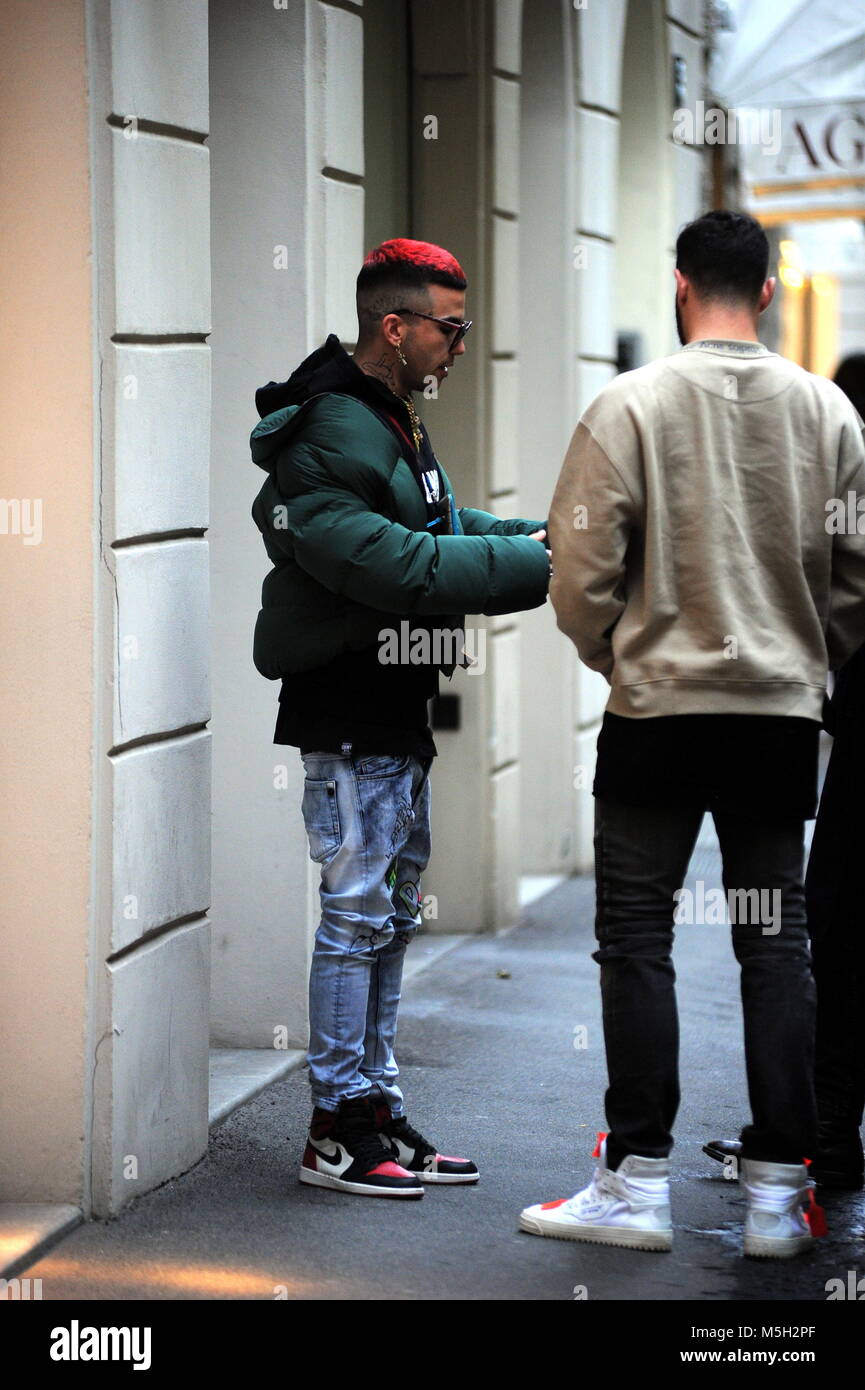 Le scarpe top di sfera ebbasta