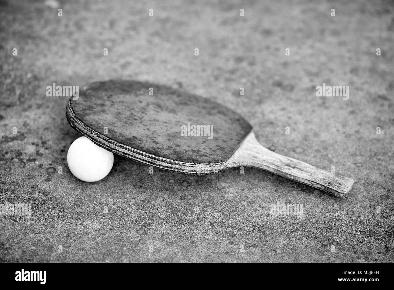 Alter Tischtennisschläger Foto de stock