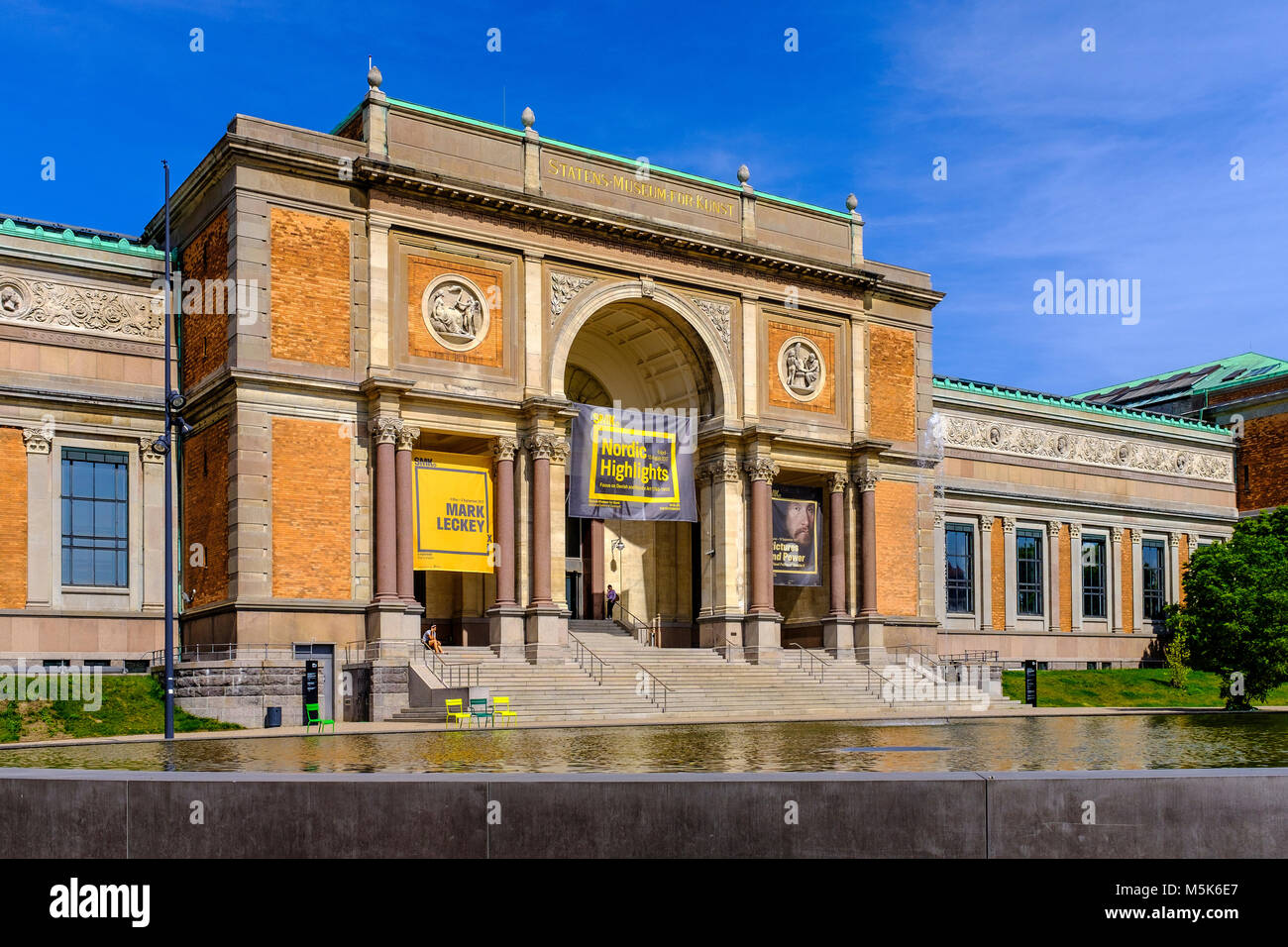 Copenhague, Dinamarca / Región Zelanda - 2017/07/26: centro de la ciudad - Galería Nacional edificio principal Foto de stock