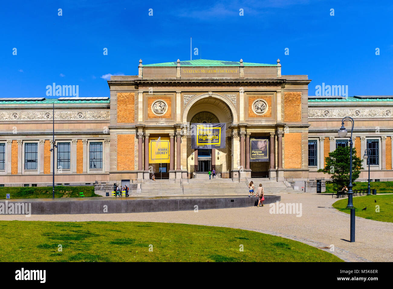 Copenhague, Dinamarca / Región Zelanda - 2017/07/26: centro de la ciudad - Galería Nacional edificio principal Foto de stock
