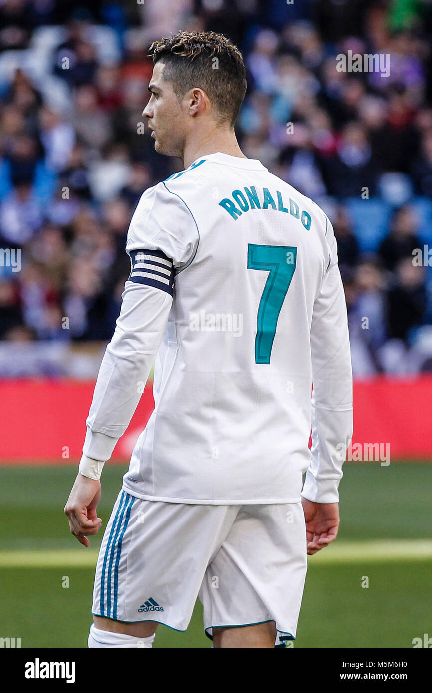Cristiano Ronaldo (Real Madrid) lleva el brazalete de capitán. La Liga  partido entre el Real Madrid vs Deportivo Alaves en el estadio Santiago  Bernabeu en Madrid, España, 24 de febrero de 2018.
