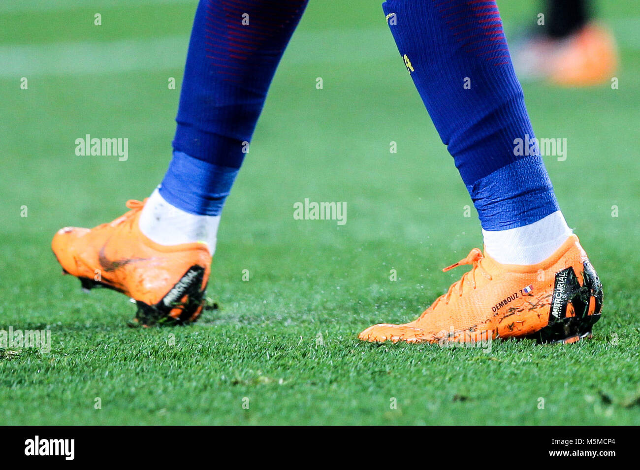 Barcelona, España. 24 de febrero de 2018, el Camp Nou, Barcelona, España;  la Liga de Fútbol, Barcelona Girona versus; Nike botas de Ousmane Dembele  Crédito: UKKO Images/Alamy Live News Fotografía de stock -