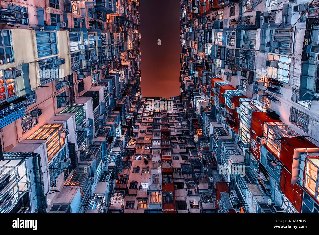 Fachada de edificio en Hong Kong Foto de stock