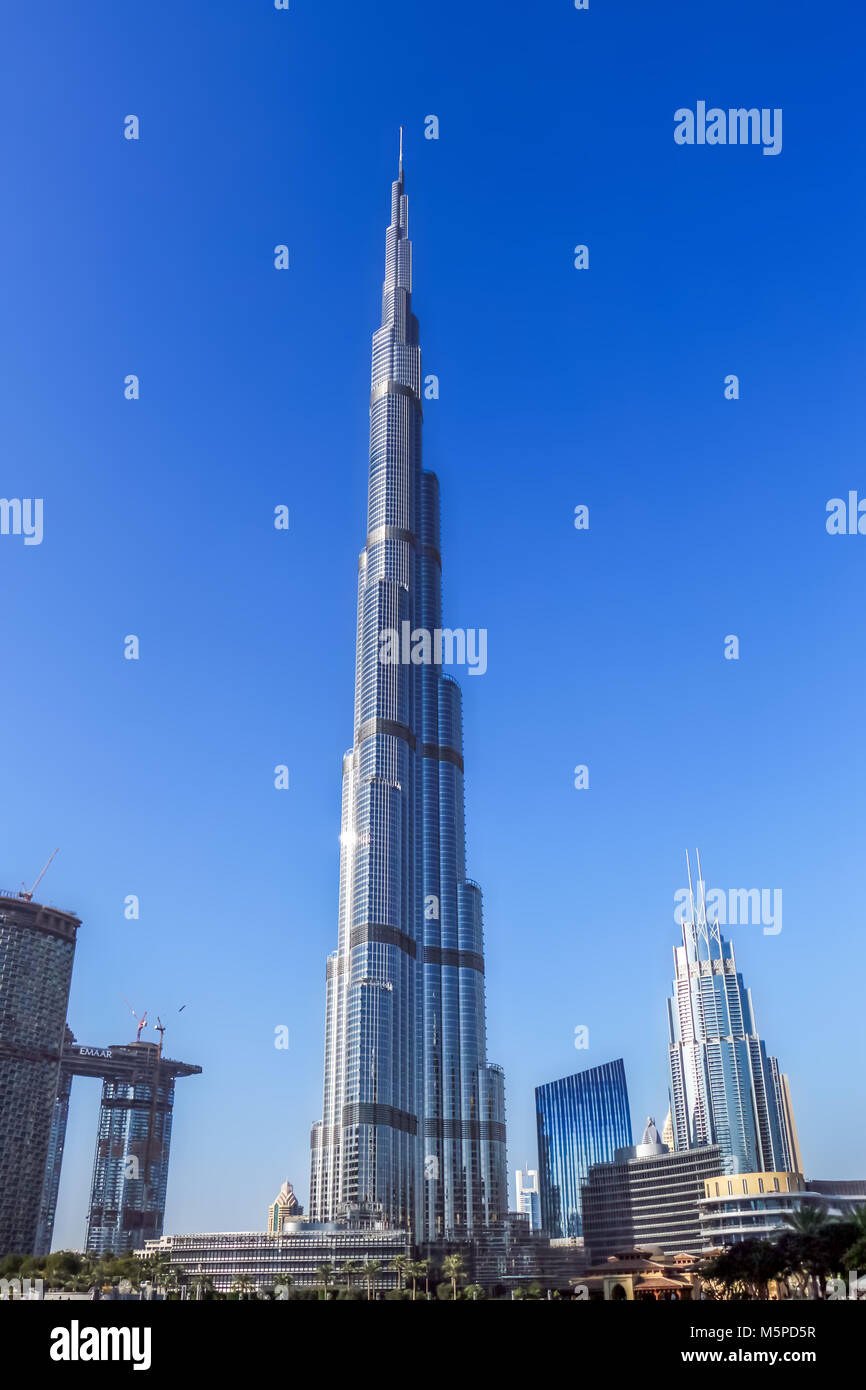 El Burj Khalifa en Dubai, Emiratos Árabes Unidos. Foto de stock