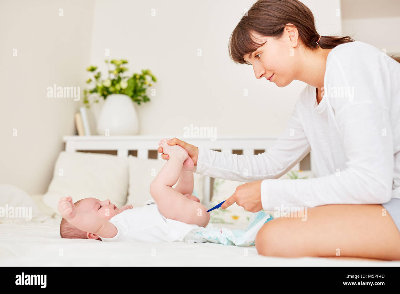 Rectal thermometer fotografías e imágenes de alta resolución - Alamy