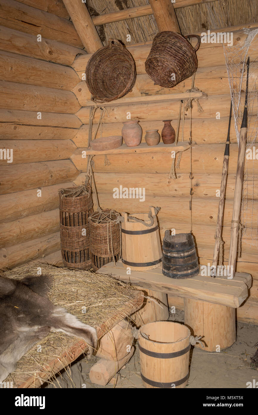 La cabaña del pescador medieval con todas las herramientas Fotografía de  stock - Alamy