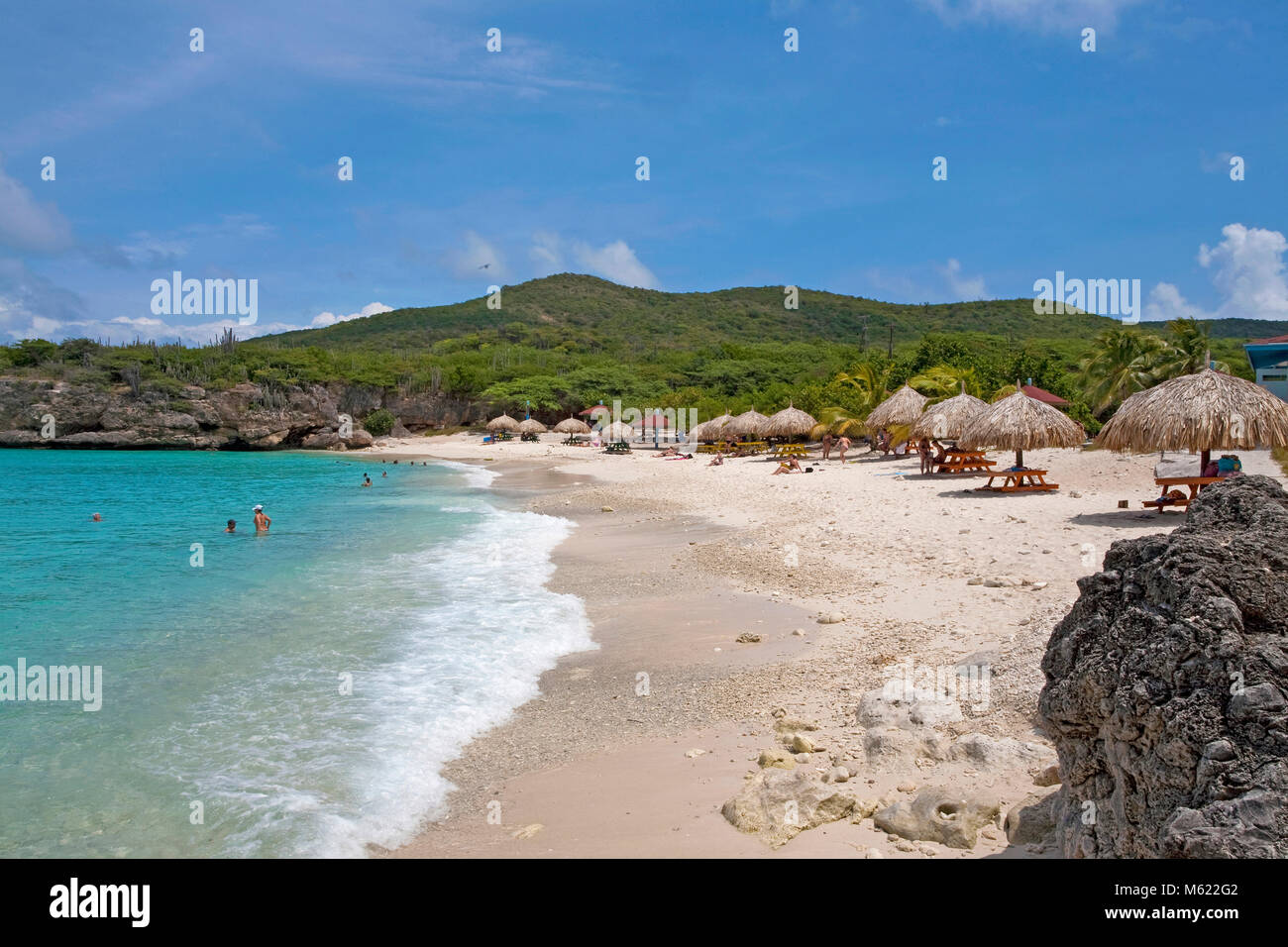 Los turistas en la playa popular 'Grote Knip', Curazao, Antillas Neerlandesas, Caribe, Mar Caribe Foto de stock