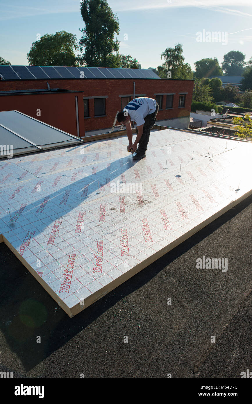 Aislante tejado termico fotografías e imágenes de alta resolución - Alamy