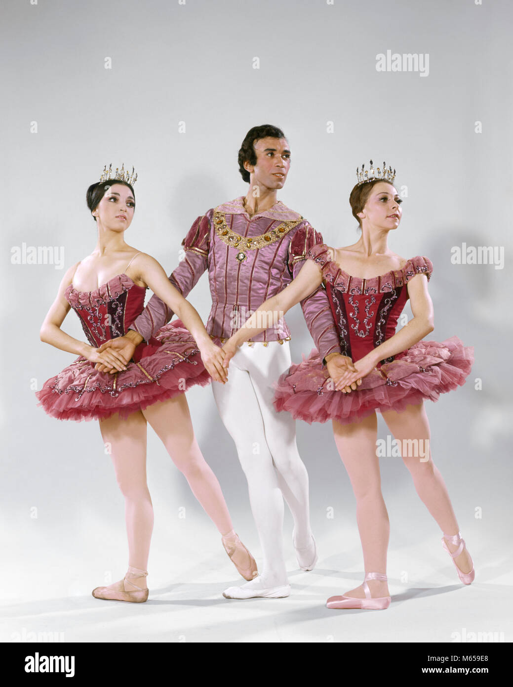 Ropa de ballet fotografías e imágenes de alta - Alamy