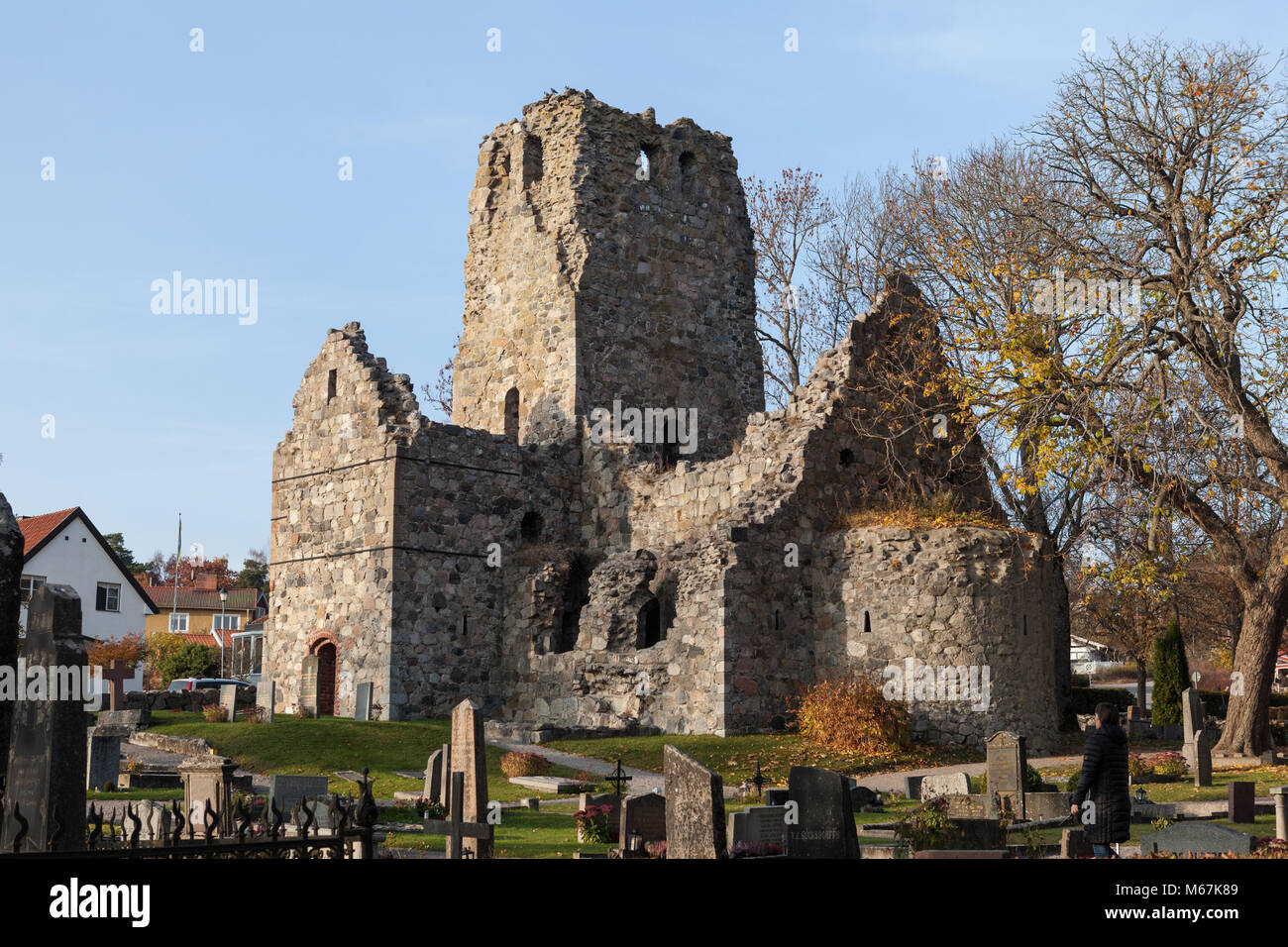 Ruinas de la Iglesia de san Olaf, S:t Olofs Kyrkoruin (Sigtuna, Suecia) Foto de stock