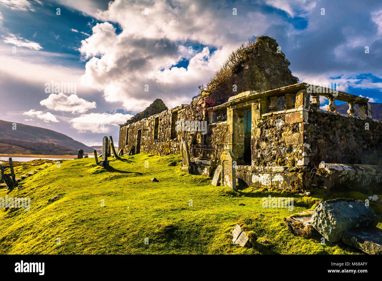 Las ruinas de la iglesia de Cill Chriosd, o la Iglesia de Cristo, la Isla de Skye. Foto de stock