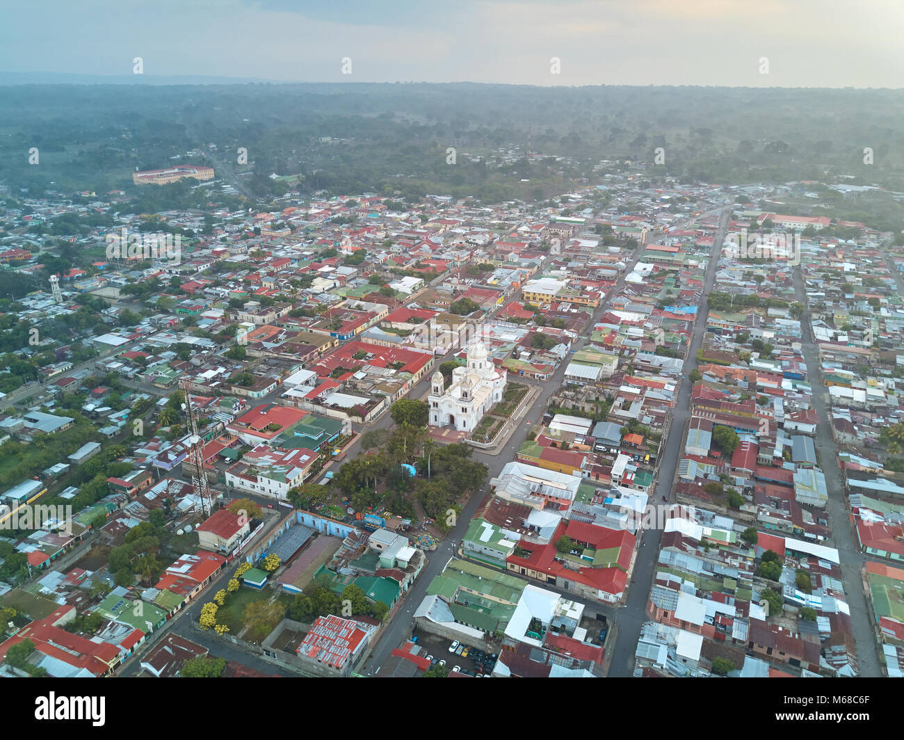 Vista de la ciudad de Diriamba Drone en Nicaragua. Paisaje urbano de la