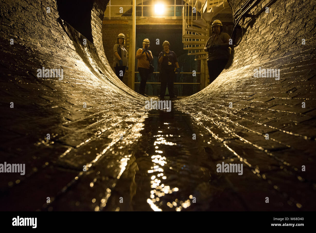 Brighton tour en la cloaca desagües subterráneos victoriano Foto de stock