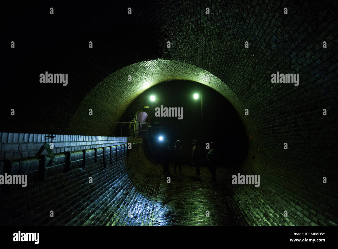 Brighton tour en la cloaca desagües subterráneos victoriano Foto de stock