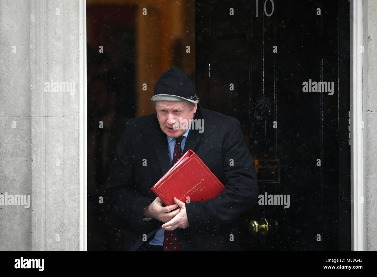 Secretaria de Relaciones Exteriores Boris Jonhson deja tras una reunión especial del Gabinete para discutir planes Brexit en el número 10 de Downing Street, Londres. Foto de stock