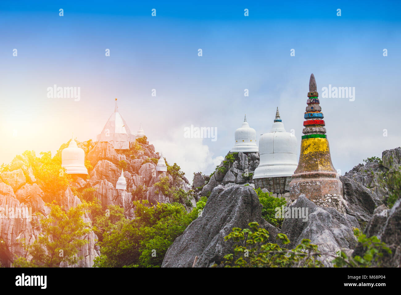 Templo de montaña en Lampang Tailandia viajes en Wat Prajomklao Rachanusorn ubicación . Foto de stock