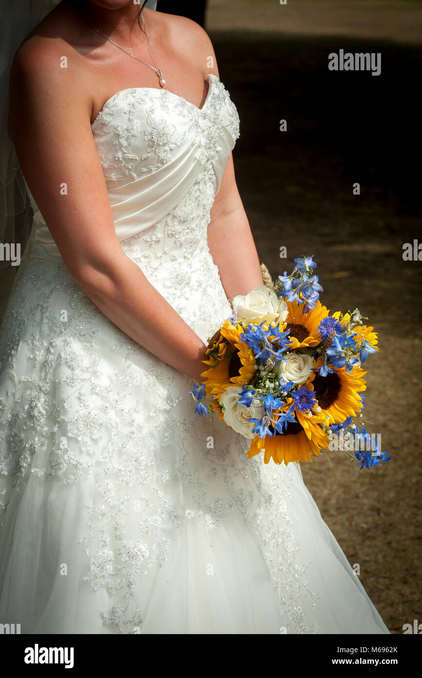 Ramo De Novia De Girasoles Fotos e Imágenes de stock - Alamy