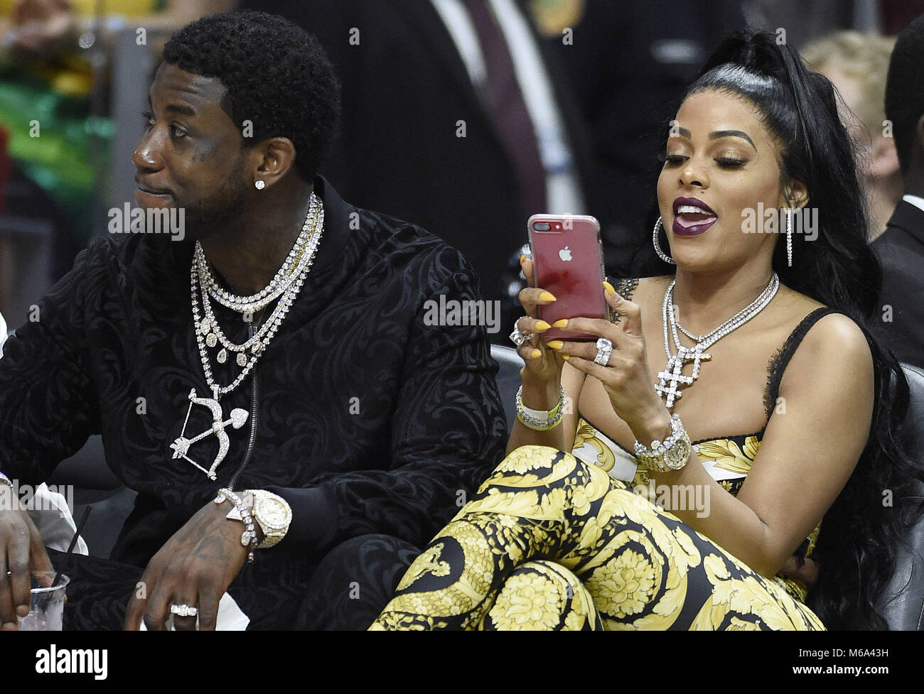 Miami, FL, EEUU. 01 Mar, 2018. Rapero Gucci Mane y su esposa Keyshia Ka'oir  ver Los Angeles Lakers contra el calor de Miami en un partido de la NBA en  el AmericanAirlines