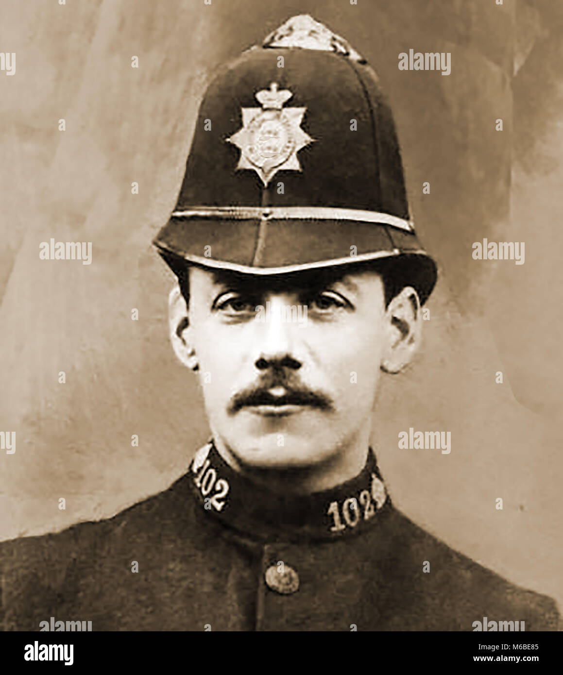 Matlock (Derbyshire, Reino Unido) - Retrato de Policía Wright un no-nadador que falleció el 27 de marzo de 1911, 35 años tratando de salvar a Sylvia Gratton de 15 años que escapó de la custodia y saltó a un río. Los dos ahogados Foto de stock