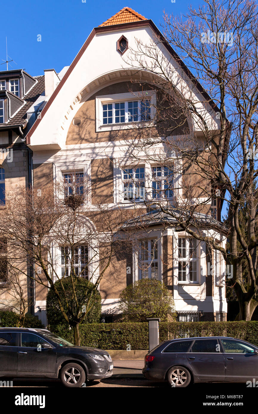 Casa residencial en la calle Worringer, en Colonia, Alemania. Wohnhaus in der Worringer Strasse, Koeln, Deutschland. Foto de stock