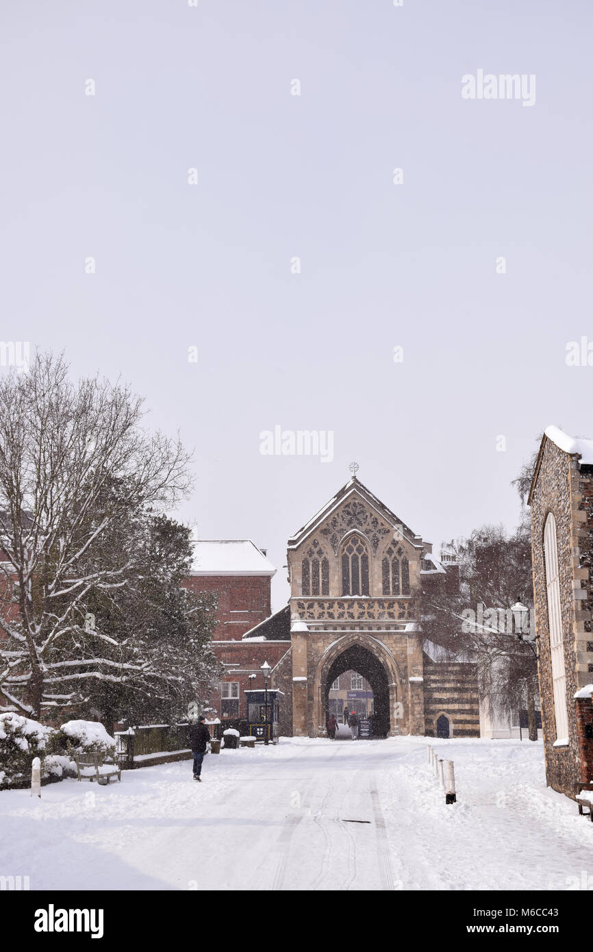 Nieve, cerca de la catedral de Norwich, Feb 2018 UK Foto de stock