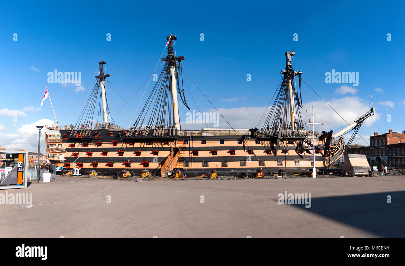 HMS Victoria en el histórico astillero de Portsmouth. En el Reino Unido. La victoria fue el buque insignia del Almirante Horatio Nelson en la Batalla de Trafalgar, en 1805. (95) Foto de stock