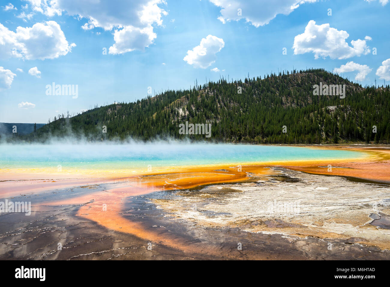 Grand Prismatic Spring, el Parque Nacional de Yellowstone. Foto de stock