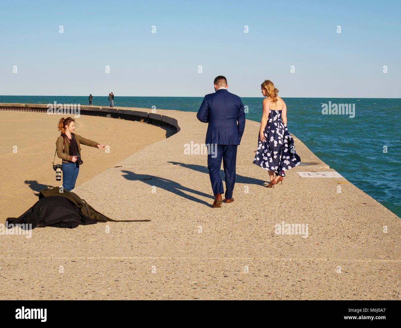 Fotos de acoplamiento en el muro norte de la Avenida del Mar en la playa. Chicago, Illinois. Foto de stock