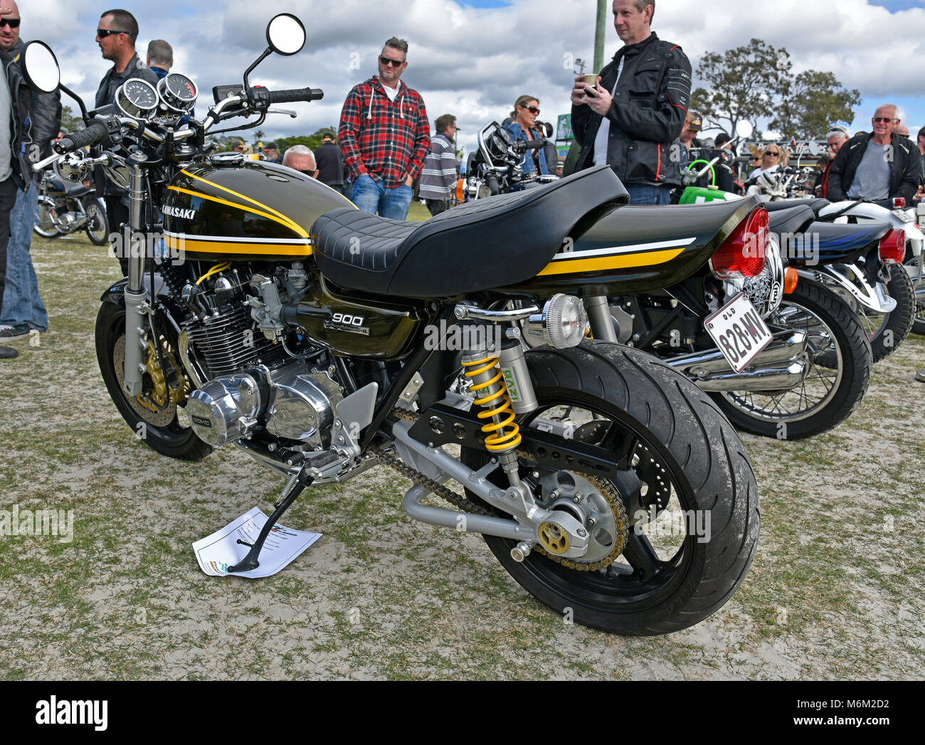 Moto Kawasaki Z900 personalizado en bike show Fotografía de stock - Alamy