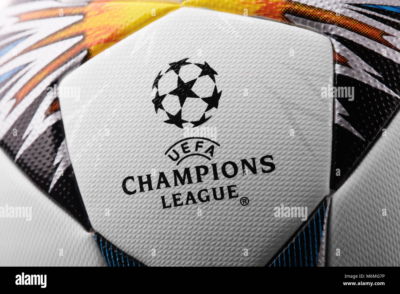 Kiev, Ucrania - Febrero 22, 2018: Oficial de la UEFA Champions League 2018  Adidas balón de fútbol Fotografía de stock - Alamy