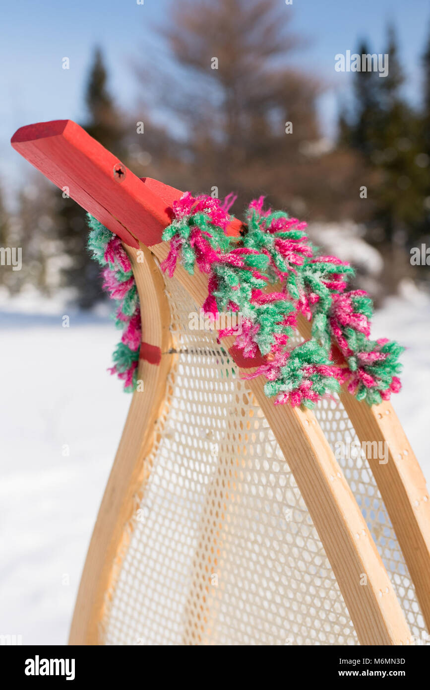Tradicionales raquetas de nieve de nativos hechos a mano, Norte de Quebec, Canadá Foto de stock