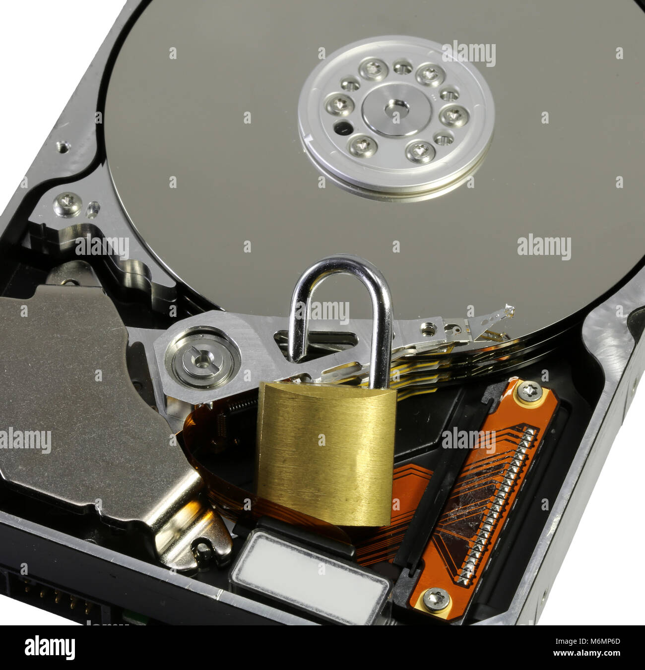Unidad de disco duro del equipo con un candado para proteger los datos en  sentido figurado Fotografía de stock - Alamy