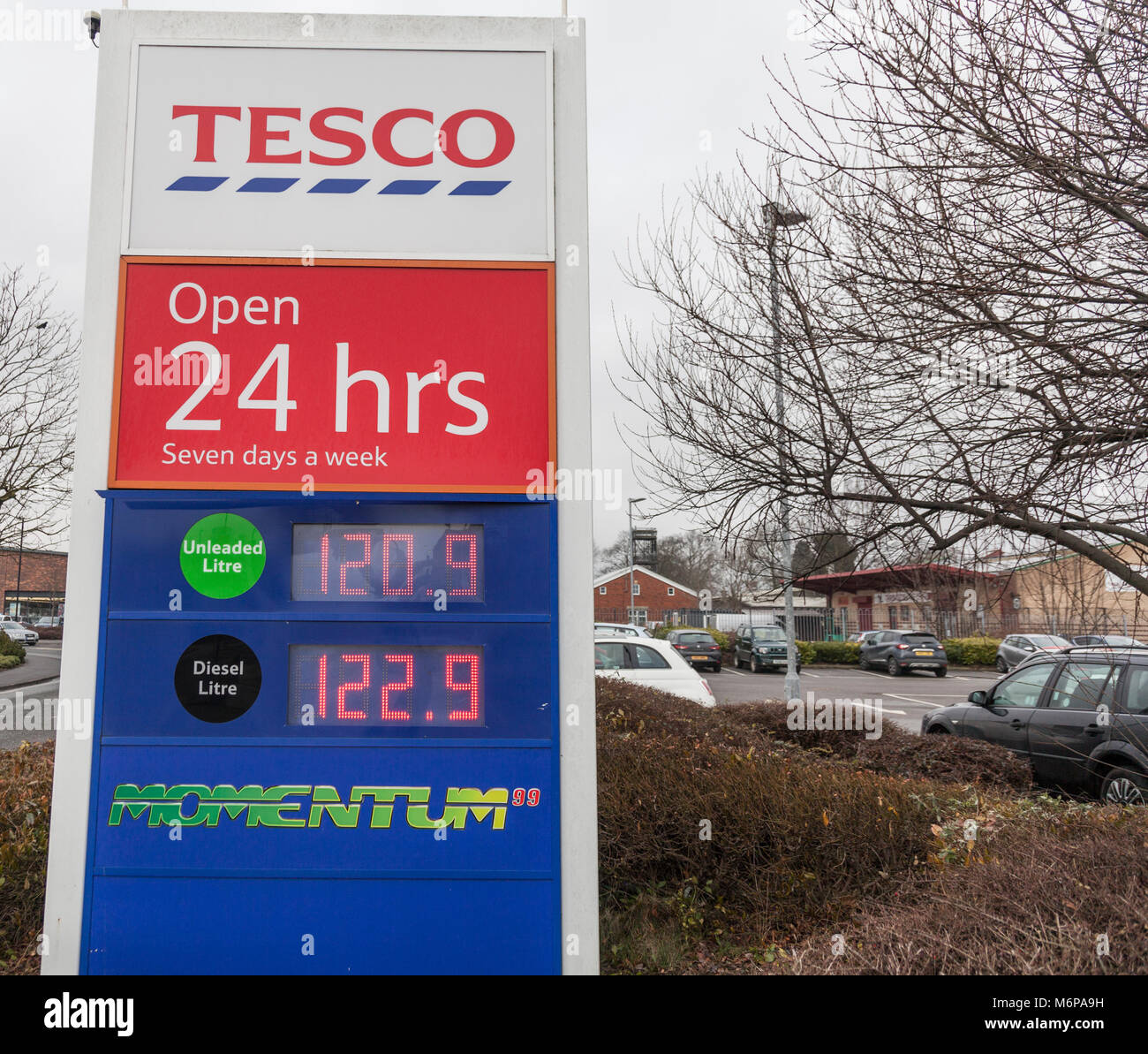 Fuel price board fotografías e imágenes de alta resolución Alamy