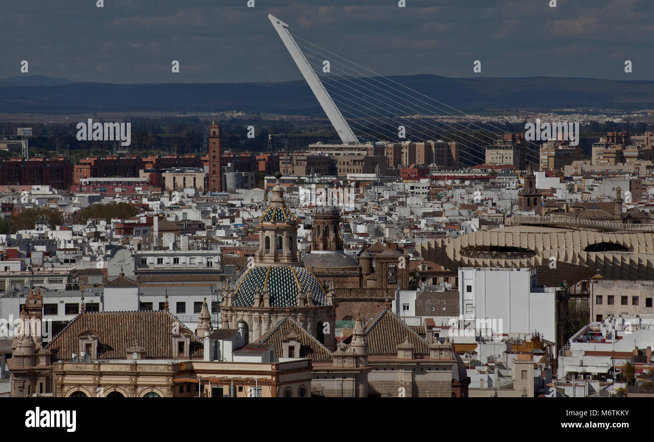 Sevilla, Kathedrale. Aus dem Süden Ansicht von der Kathedrale Glockenturm Sevilla Foto de stock