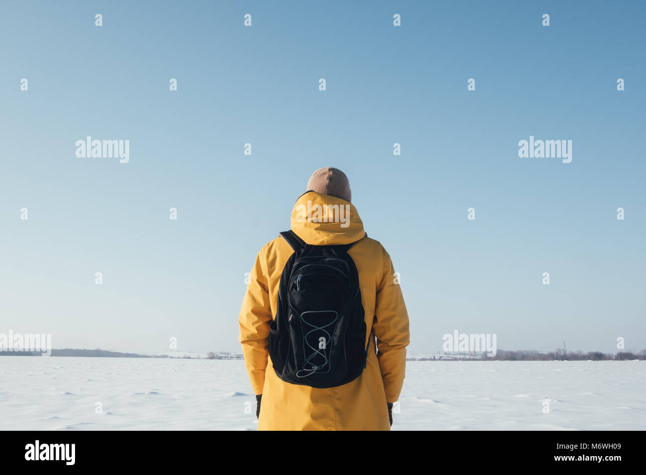 Mochila de viaje con parches fotografías e imágenes de alta resolución -  Alamy