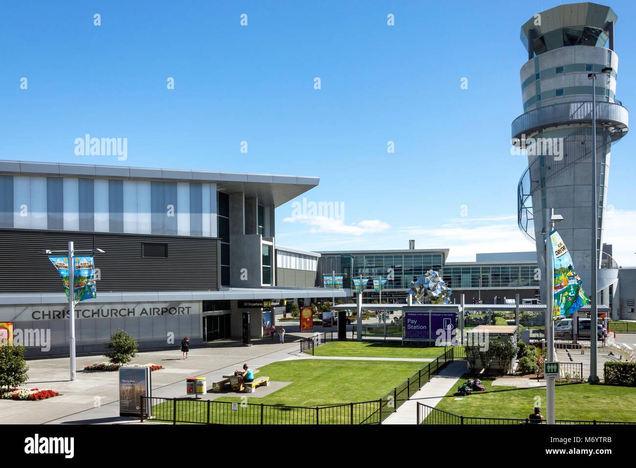 Los terminales, y la torre de control del aeropuerto de Christchurch, Harewood, Christchurch, Canterbury, Nueva Zelandia Foto de stock