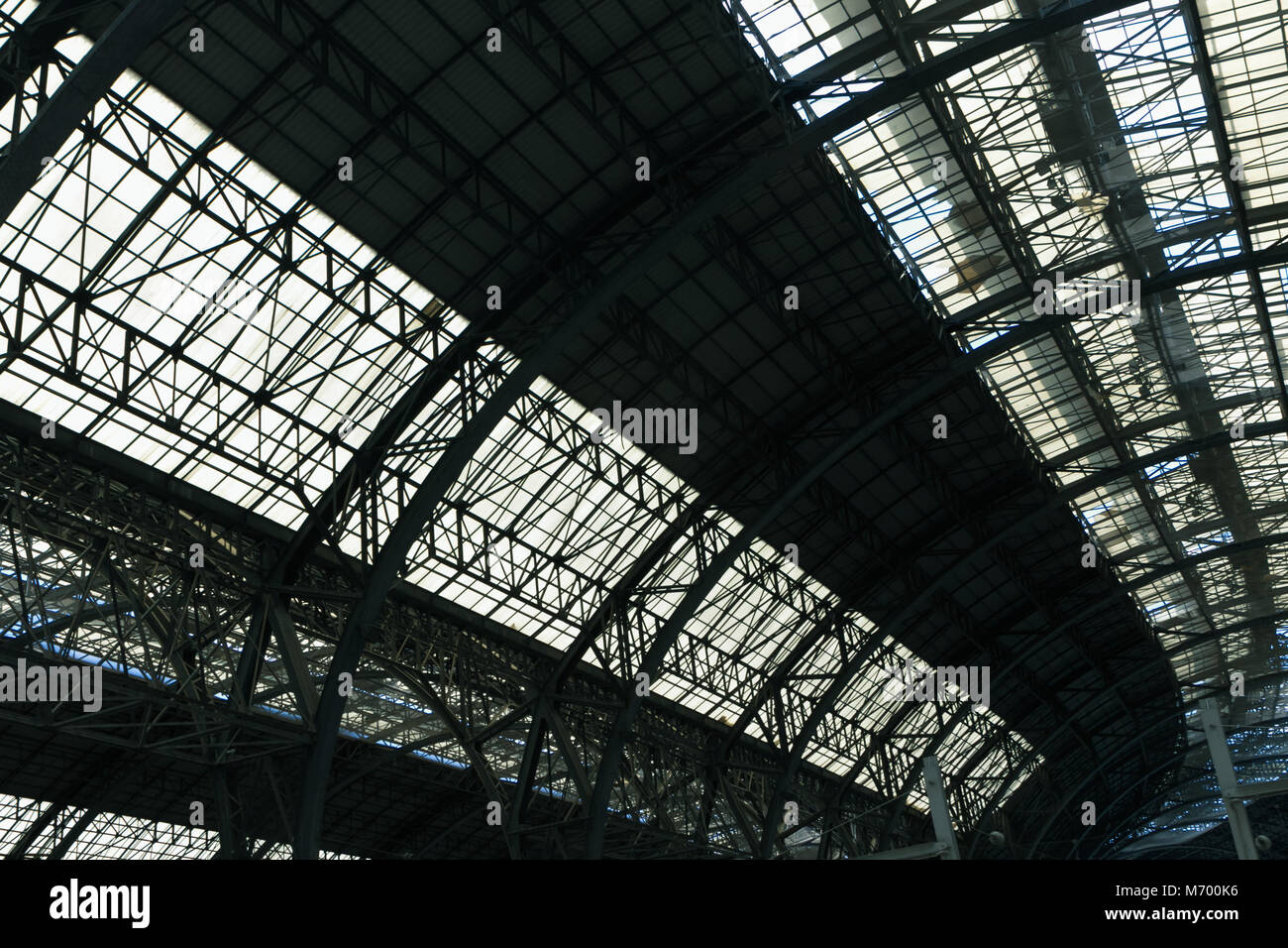 El techo de la estación de tren de Barcelona Foto de stock