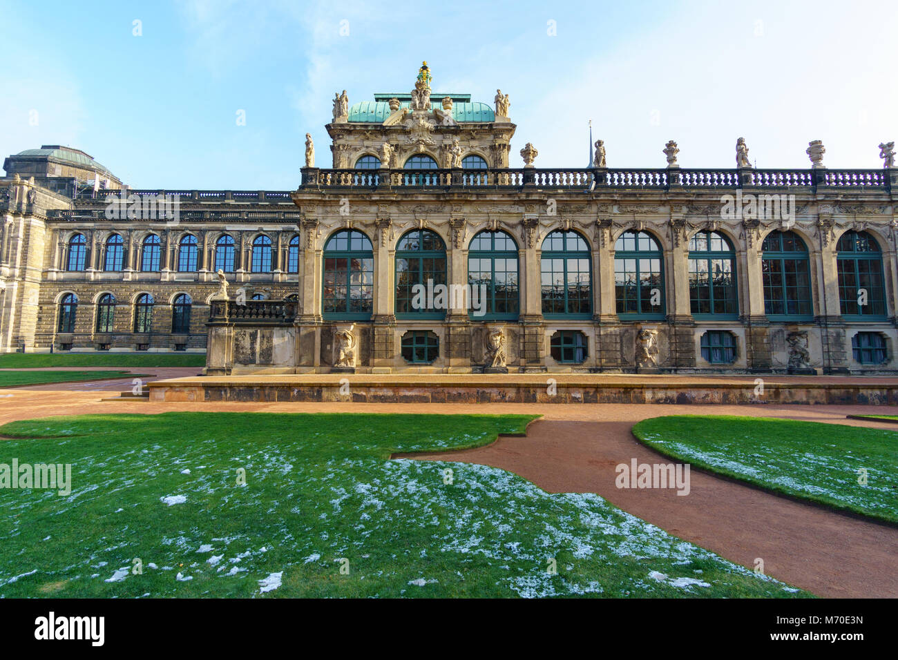 Palacio Zwinger dresen Alemania blue sky Foto de stock