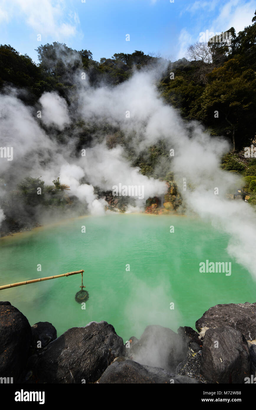 El Umi Jigoku Infierno Oceánicas Aguas Termales En Beppu Japón Fotografía De Stock Alamy 