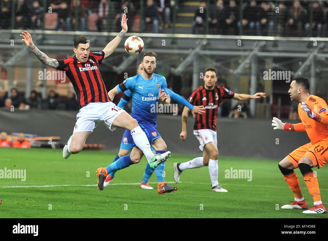Milán, Italia. 8 de marzo, 2018. Alessio Romagnoli (AC Milan) durante el  partido UEFA Europa League