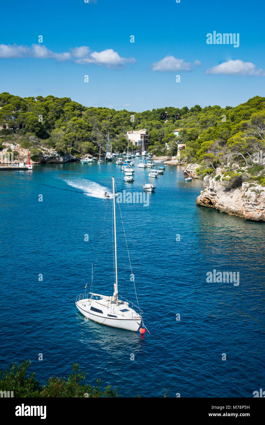 Hermosa bahía de Cala Llombards Santanyi, Mallorca, Islas Baleares, Mediterráneo, Europa Foto de stock
