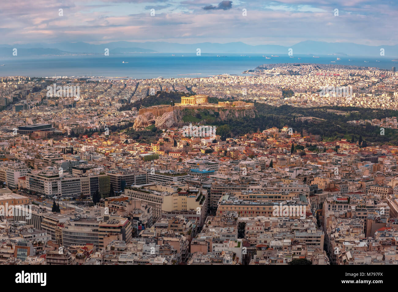 La Colina de la Acrópolis y el Partenón de Atenas, Grecia Foto de stock