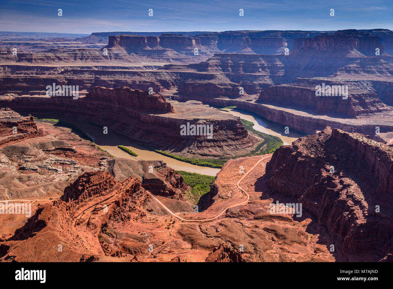 Los Estados Unidos, Utah, el condado de San Juan, Moab, Dead Horse Point State Park, Colorado, Cuello de cisne, Shafer Trail Road, vista desde el mirador de Dead Horse Point Foto de stock