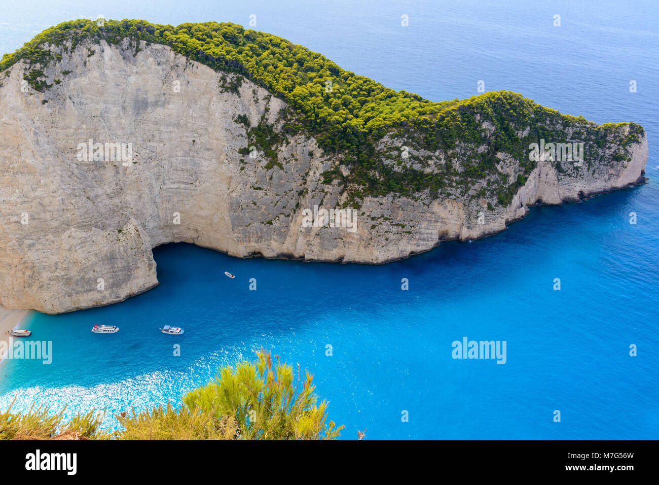 Hermosa Playa Del Naufragio Playa De Navagio Zakynthos Grecia