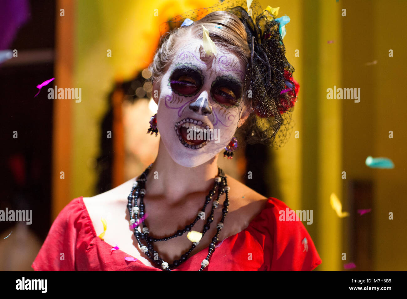 Señora de los muertos, La Calavera Catrina, vestido para el Día de los  muertos, Día de Muertos, una fiesta nacional mexicana Fotografía de stock -  Alamy