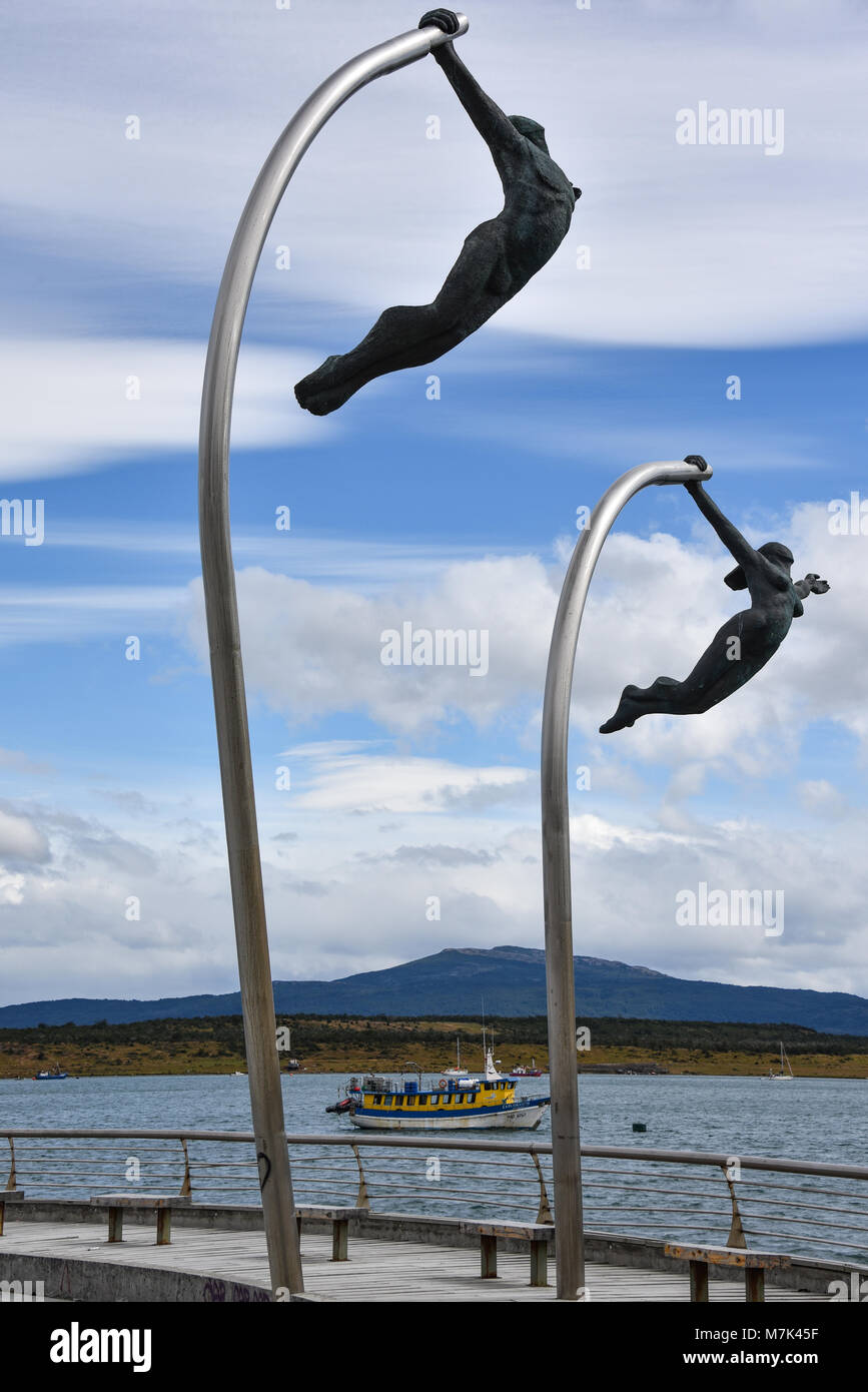 Amor al amor del viento (viento), una escultura en la costanera de Puerto  Natales, CHILE / Patagonia Fotografía de stock - Alamy